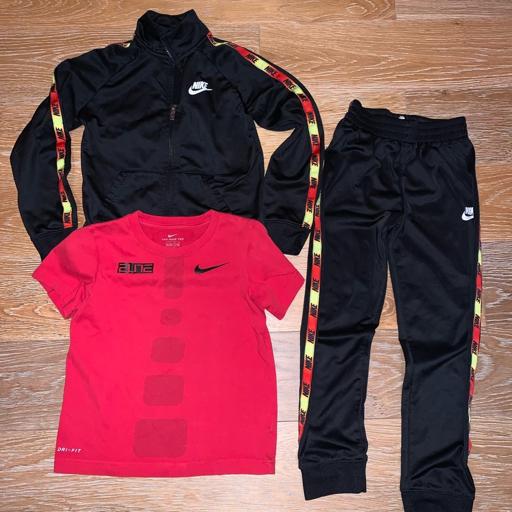 Nike suit bundle size 7